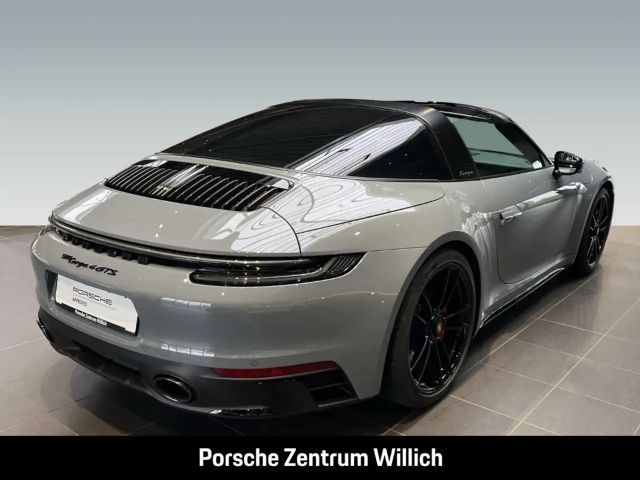 Porsche 992 4 Coupé GTS Targa