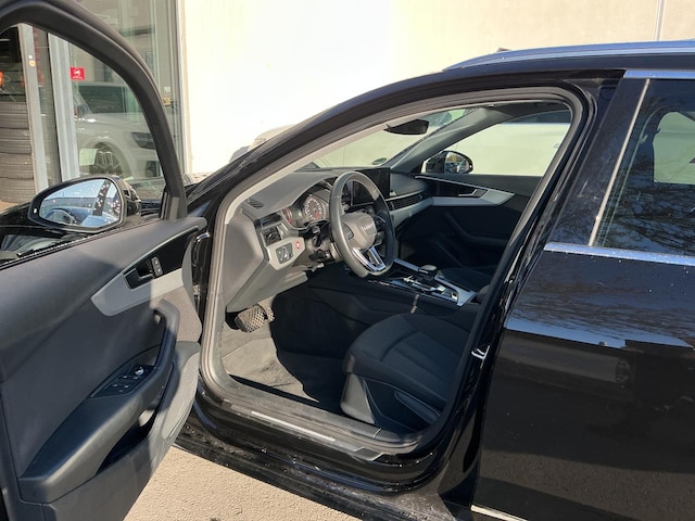 Audi A4 40 TFSI Avant S-Tronic