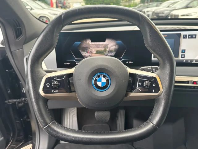 BMW iX xDrive40