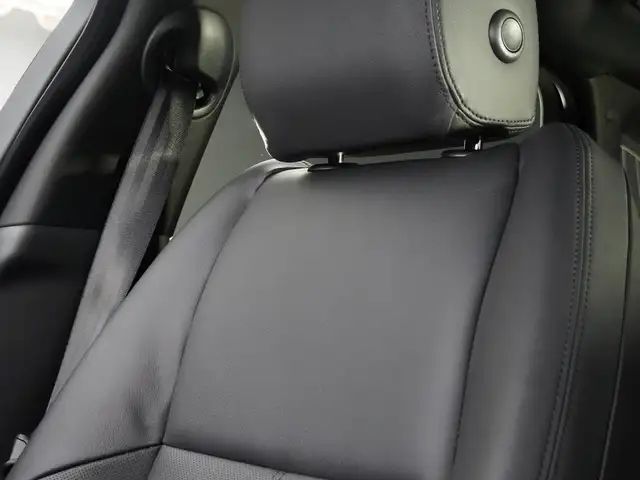 Land Rover Range Rover Velar SE