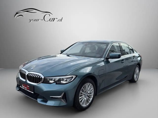 BMW 330 330e Luxury Line Sedan