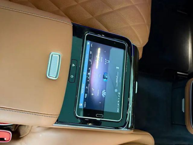 Mercedes-Benz S 500 4MATIC Sedan