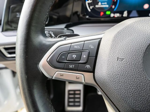 Volkswagen Golf 1.5 eTSI DSG