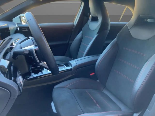 Mercedes-Benz A 180 AMG Line