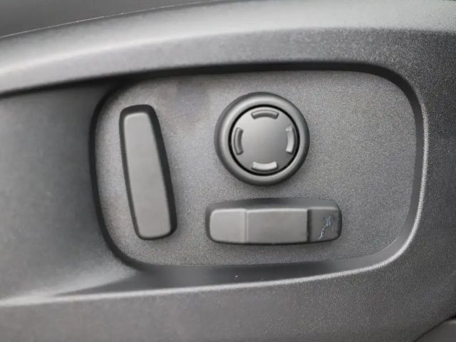 Land Rover Defender 110 Dynamic SE