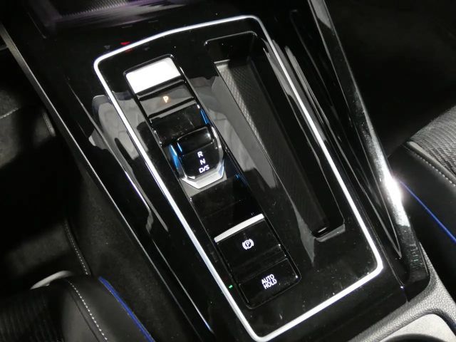 Volkswagen Golf 1.5 eTSI DSG R-Line