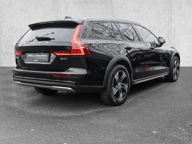 Volvo V60 Cross Country AWD Plus