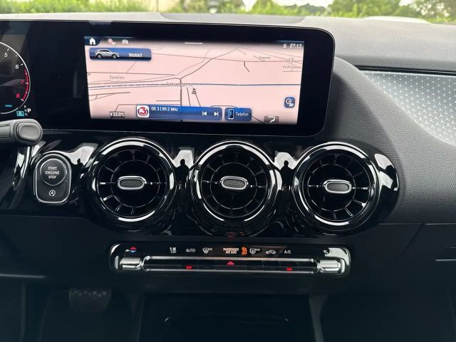 Mercedes-Benz GLA 200 PTS Cam Navi Wide LED SHZ EASY-PACK