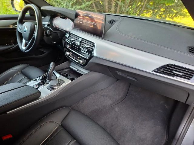 BMW 530 530d Luxury Line Touring xDrive