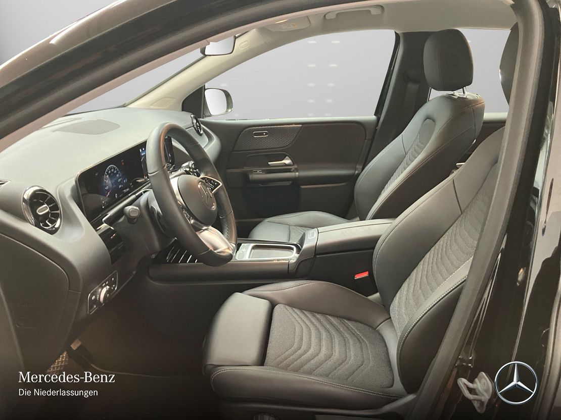 Mercedes-Benz B 180 Sedan