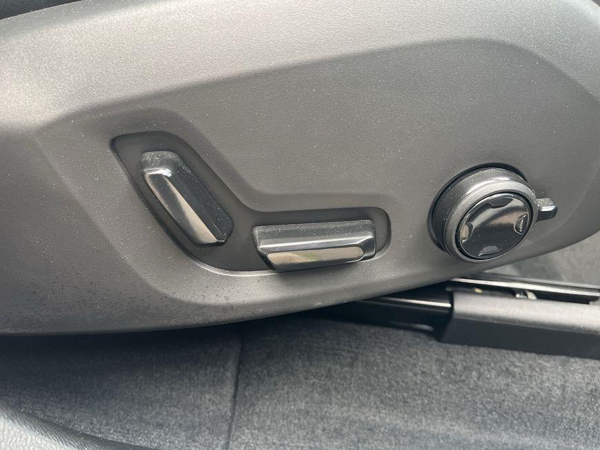 Volvo XC60 AWD Dark Plus T6