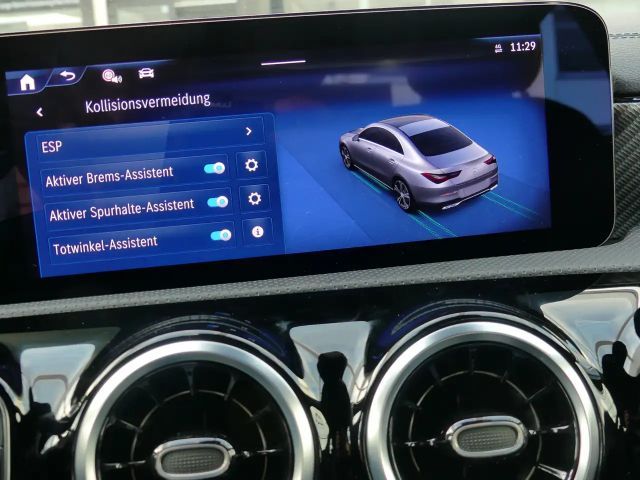 Mercedes-Benz CLA 180 Progressive Sedan