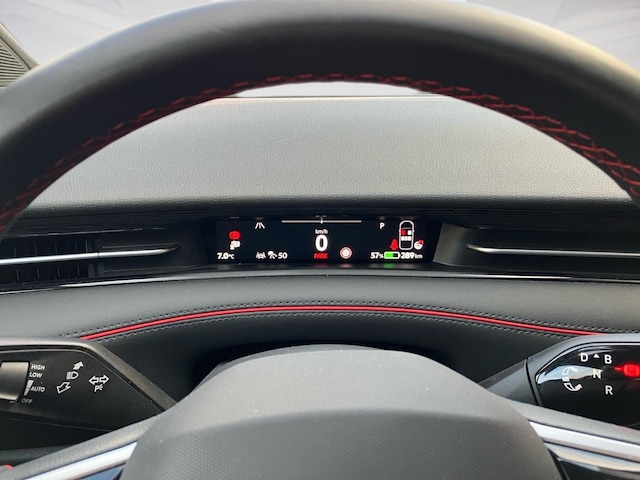 Volkswagen ID.7 340PS NP.75T ACC.5J-G.WÄRMEPUMPE.AHK.AREA-VIEW.NAVI.HUD.LED.LKRD-HZG