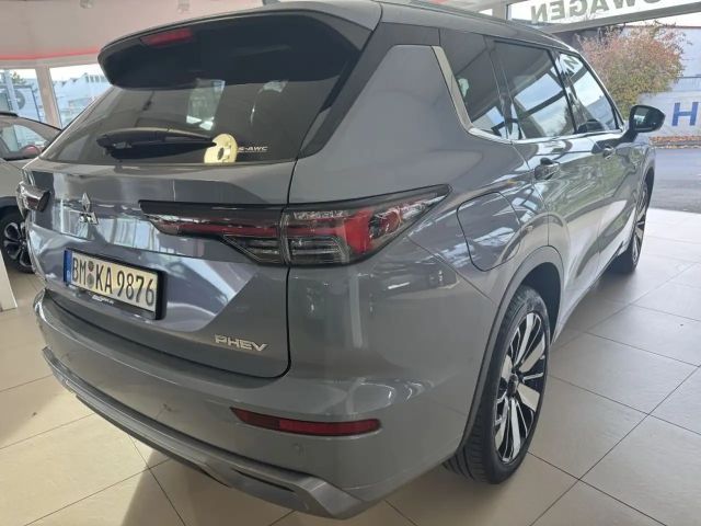 Mitsubishi Outlander 4WD PHEV