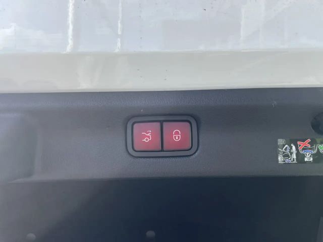 Mercedes-Benz EQE 350 AMG Line Sedan