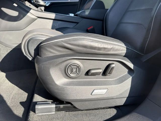 Volkswagen Touareg 4Motion DSG R-Line