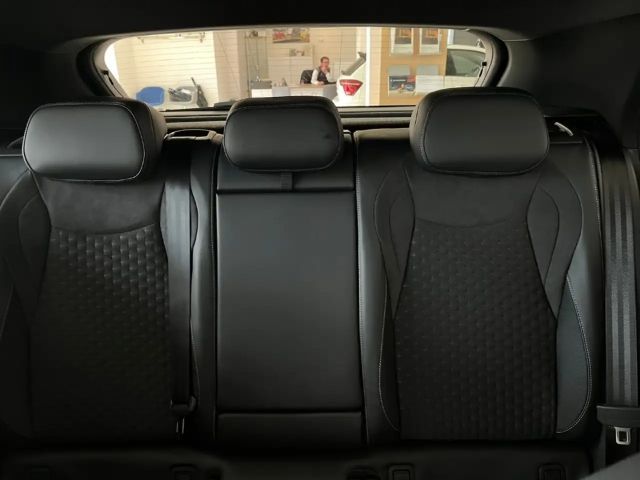 Volkswagen T-Roc 1.5 eTSI DSG R-Line