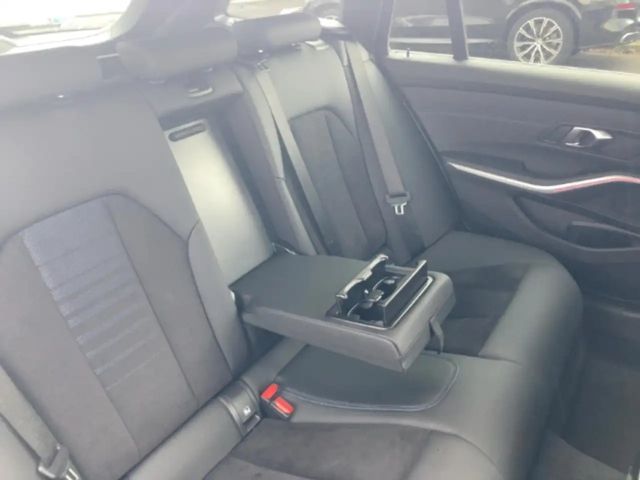 BMW 330 330e M-Sport