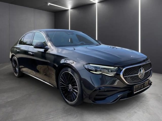 Mercedes-Benz E 200 AMG Line Sedan