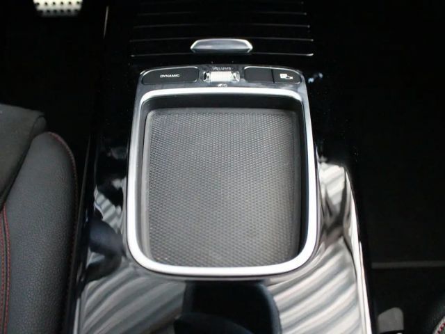 Mercedes-Benz CLA 200 AMG Line Coupé Premium