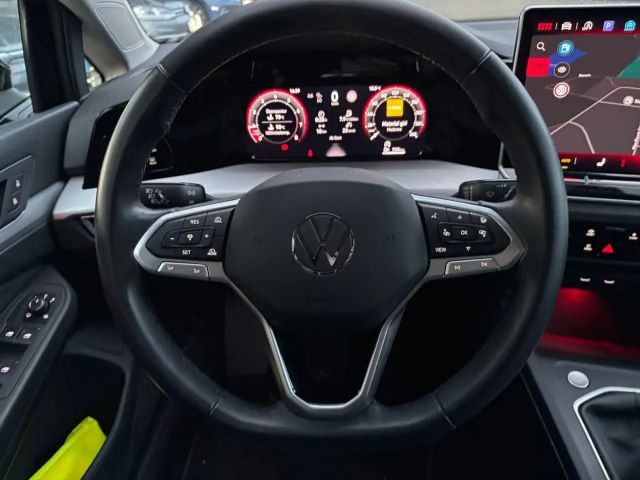 Volkswagen Golf Life Plus