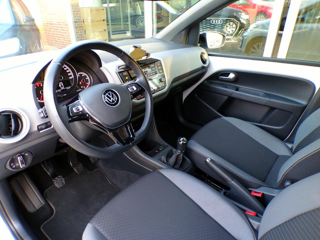 Volkswagen up! 1.0 MPI Active