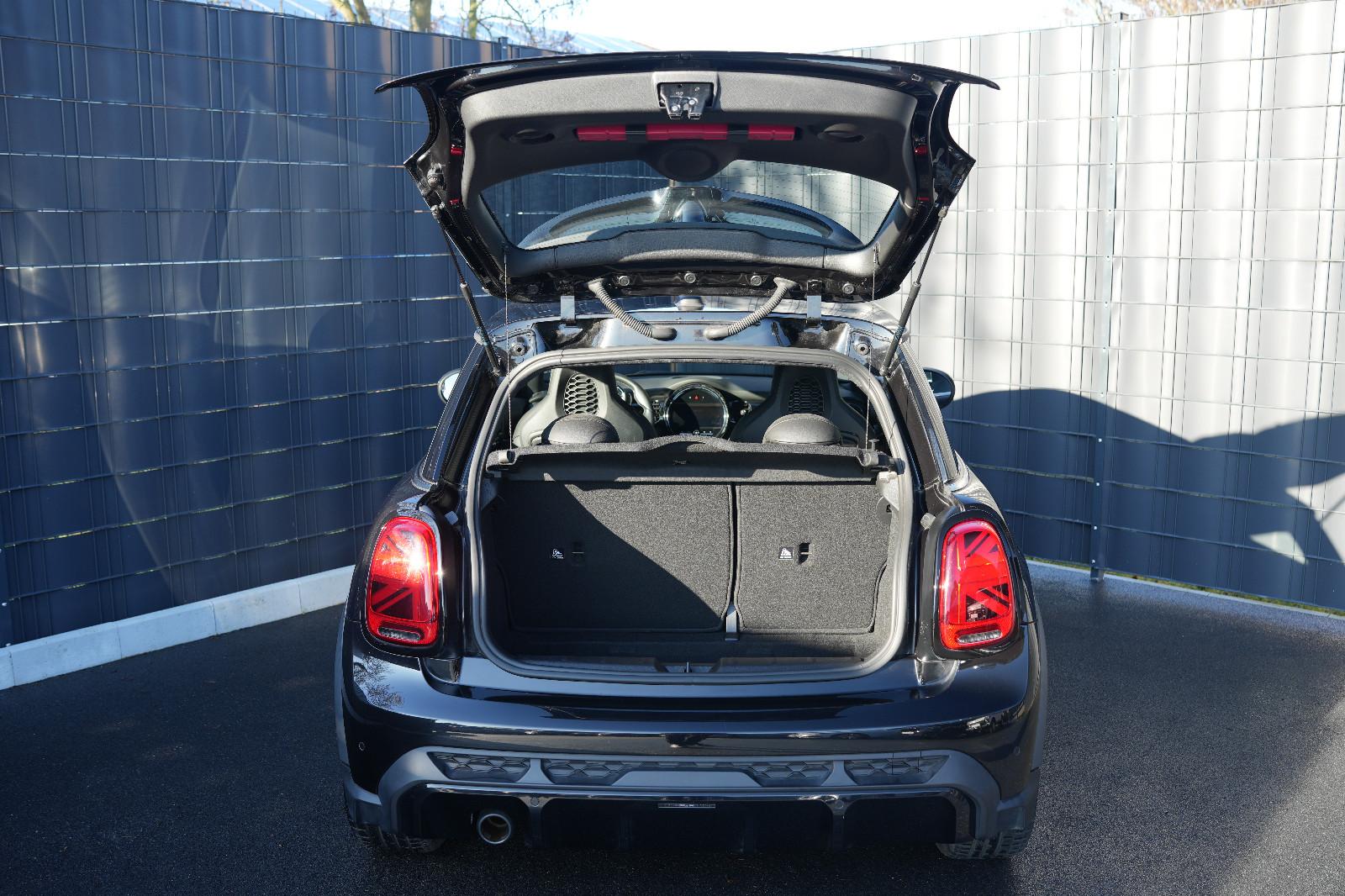 MINI Cooper John Cooper Works