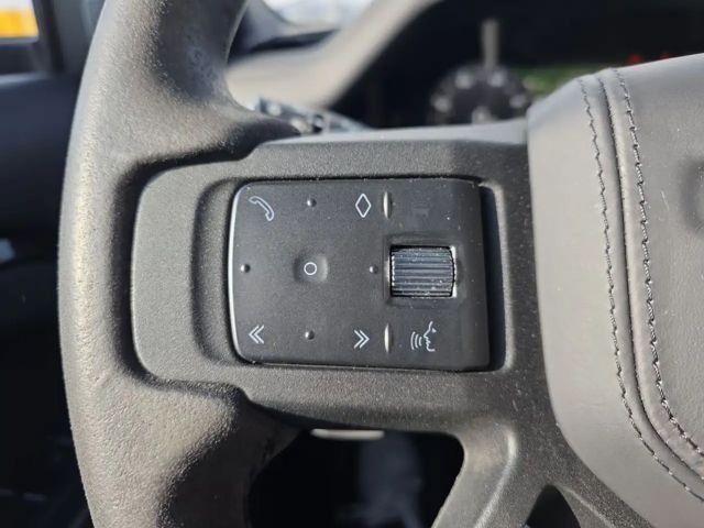 Land Rover Defender 110