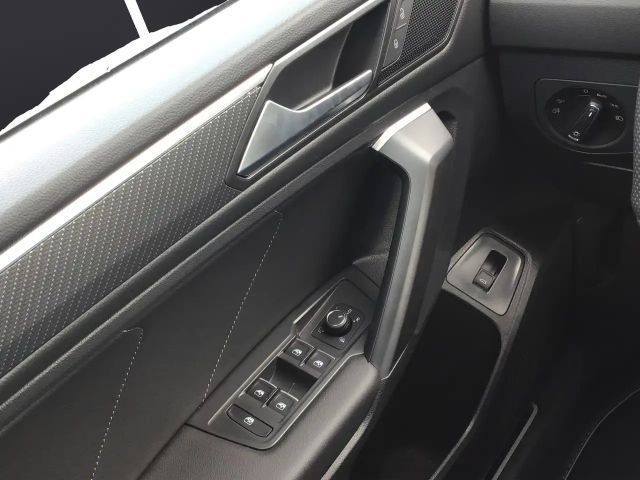 Volkswagen Tiguan Allspace DSG IQ.Drive R-Line