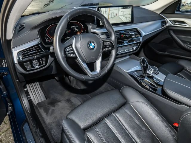 BMW 530 530d Luxury Line Sedan xDrive