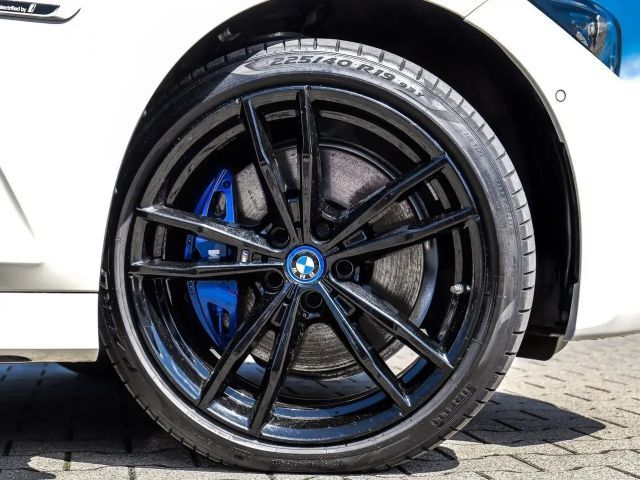 BMW 330 330e M-Sport xDrive