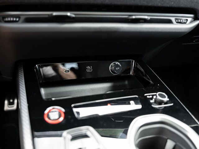 Audi A6 Avant Quattro S-Tronic