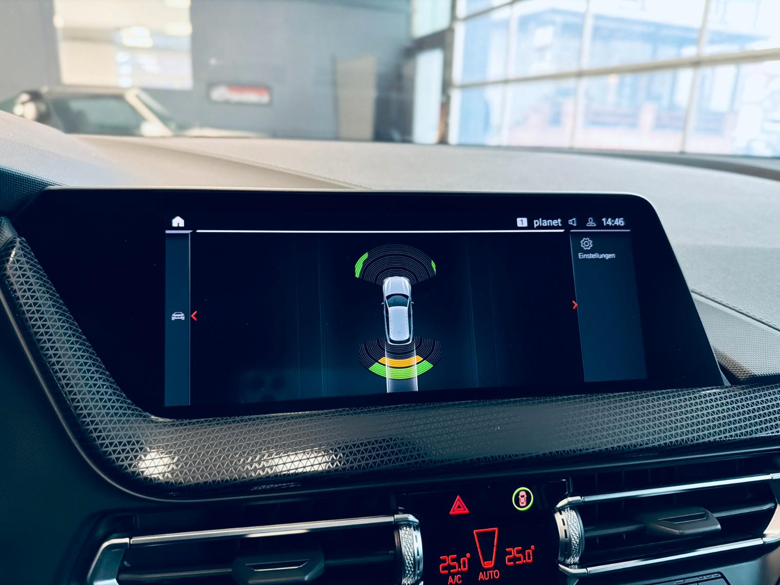 BMW 118 118d Sedan Sport Line