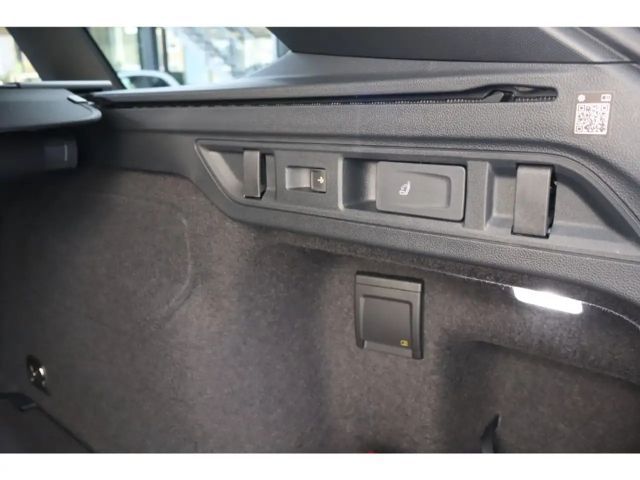 Volkswagen Passat IQ.Drive R-Line Variant