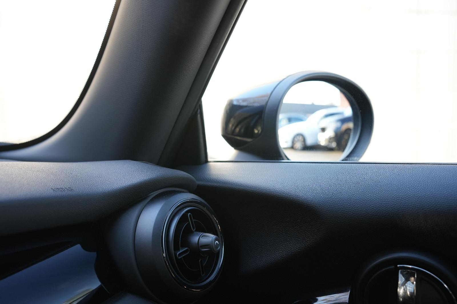 MINI Cooper John Cooper Works