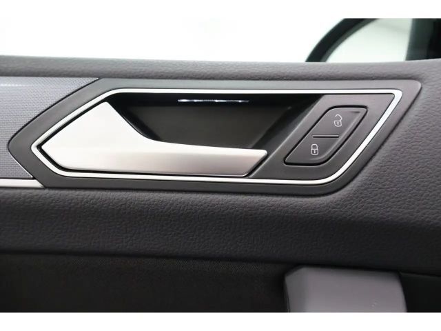 Volkswagen Touran 1.5 TSI DSG R-Line