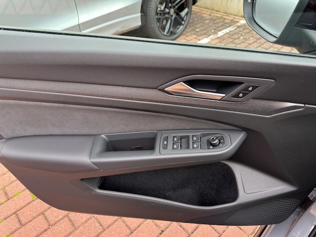 Volkswagen Golf DSG Golf VIII IQ.Drive R-Line