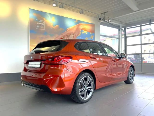 BMW 118 118i Sedan Sport Line