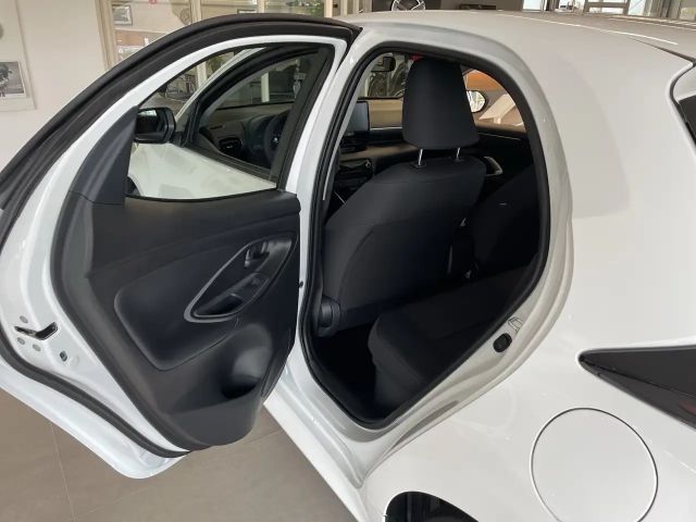 Mazda 2 Hybrid 1.5L Hybrid VVT-i 116 Center-Line