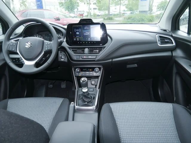 Suzuki S-Cross Hybrid