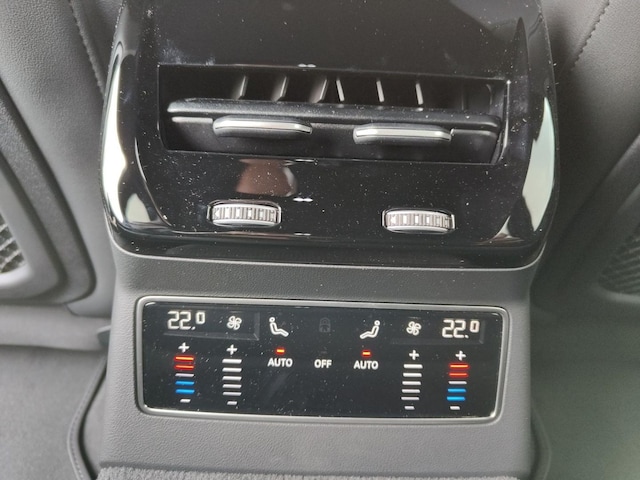 Audi A6 Avant Quattro S-Tronic