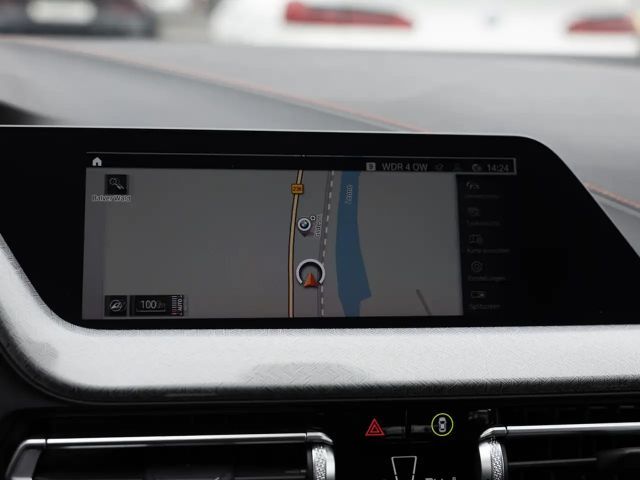 BMW 118 118i Sedan Sport Line