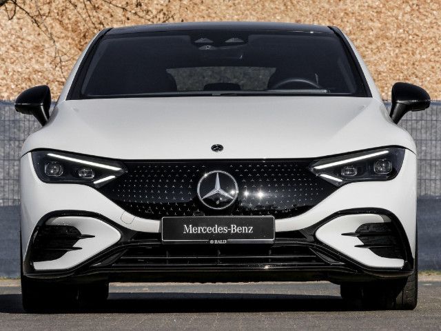 Mercedes-Benz EQE 300 Sedan