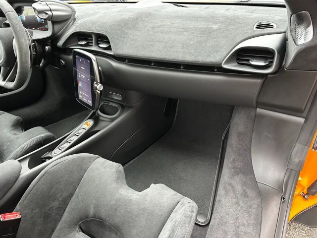 McLaren Artura Spider