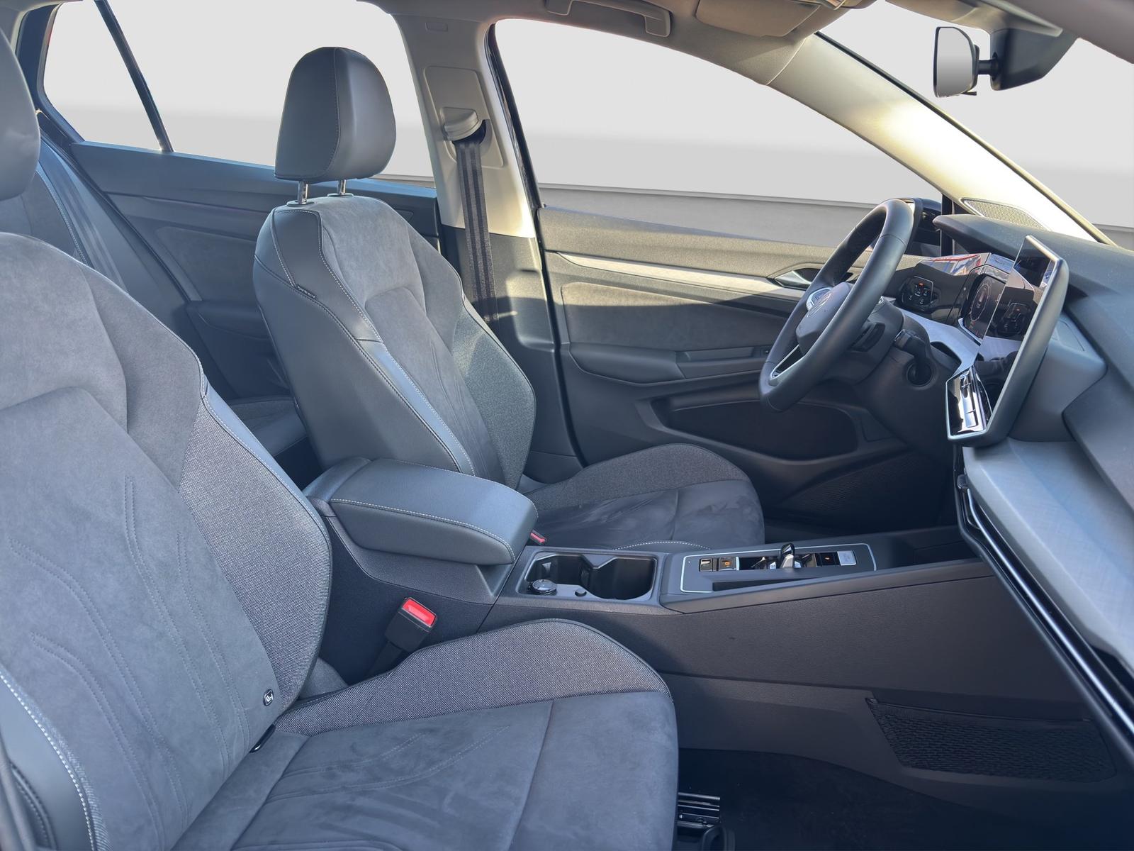 Volkswagen Golf 1.5 eTSI DSG Life