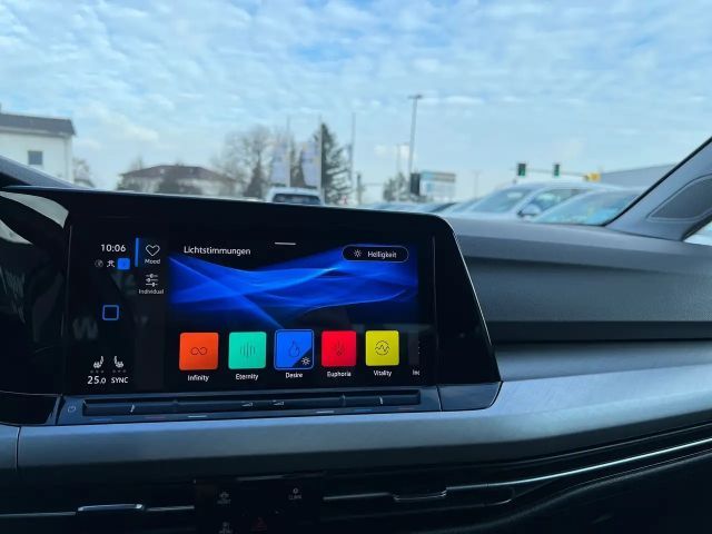 Volkswagen Golf DSG Life Variant