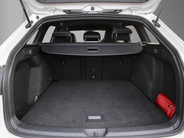 Volkswagen Golf 1.5 TSI R-Line Variant