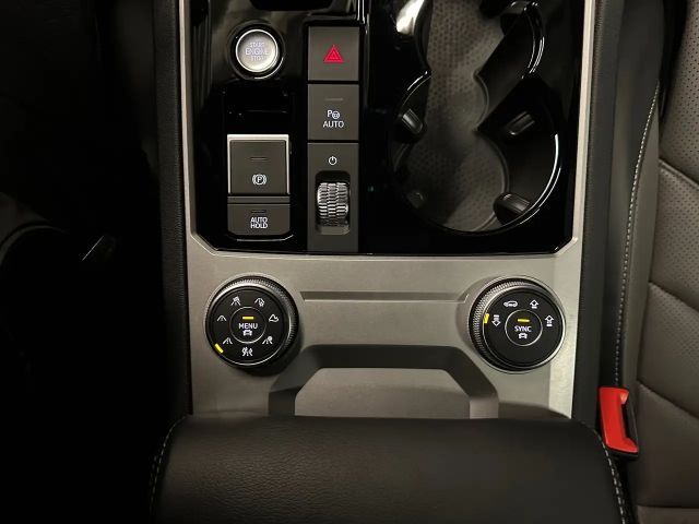 Volkswagen Touareg 4Motion R-Line Style