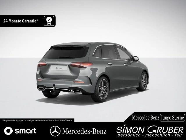 Mercedes-Benz B 200 AMG Line Sedan