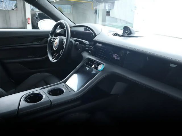 Porsche Taycan Turbo